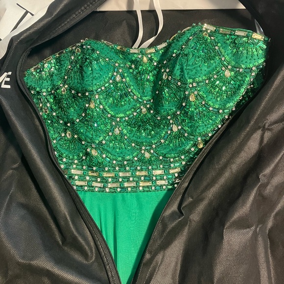 Sherri Hill Long Prom Dress - Picture 4 of 6